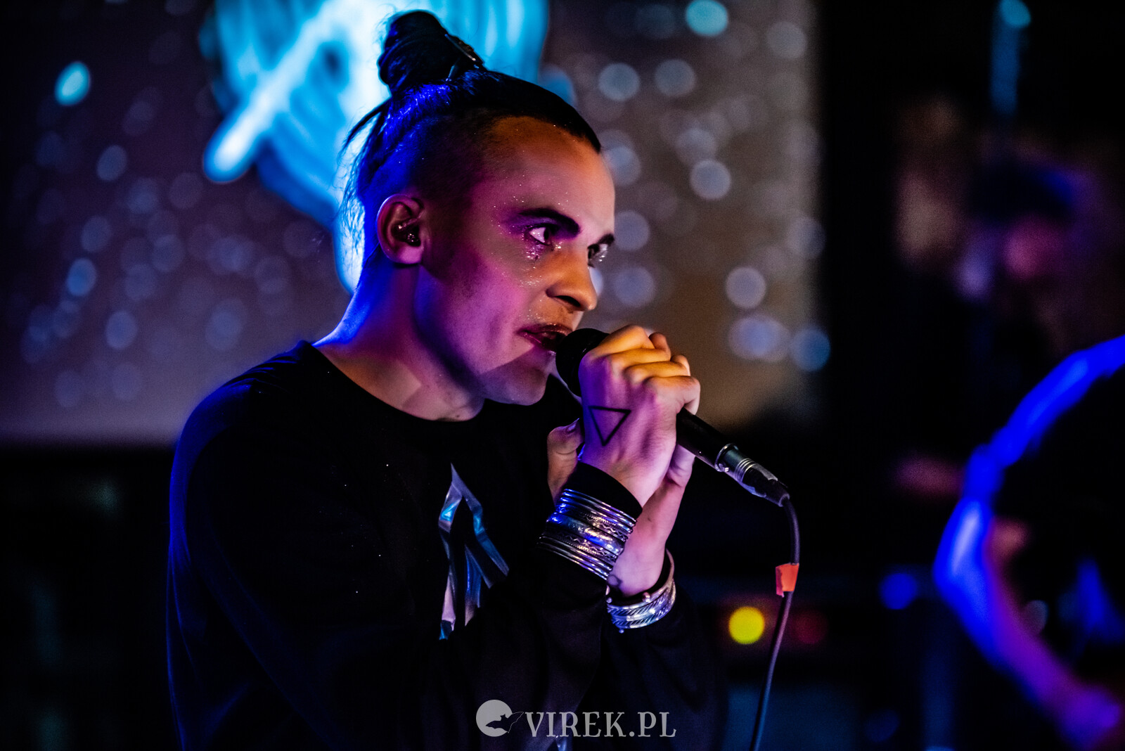 04_decadentfunclub_03