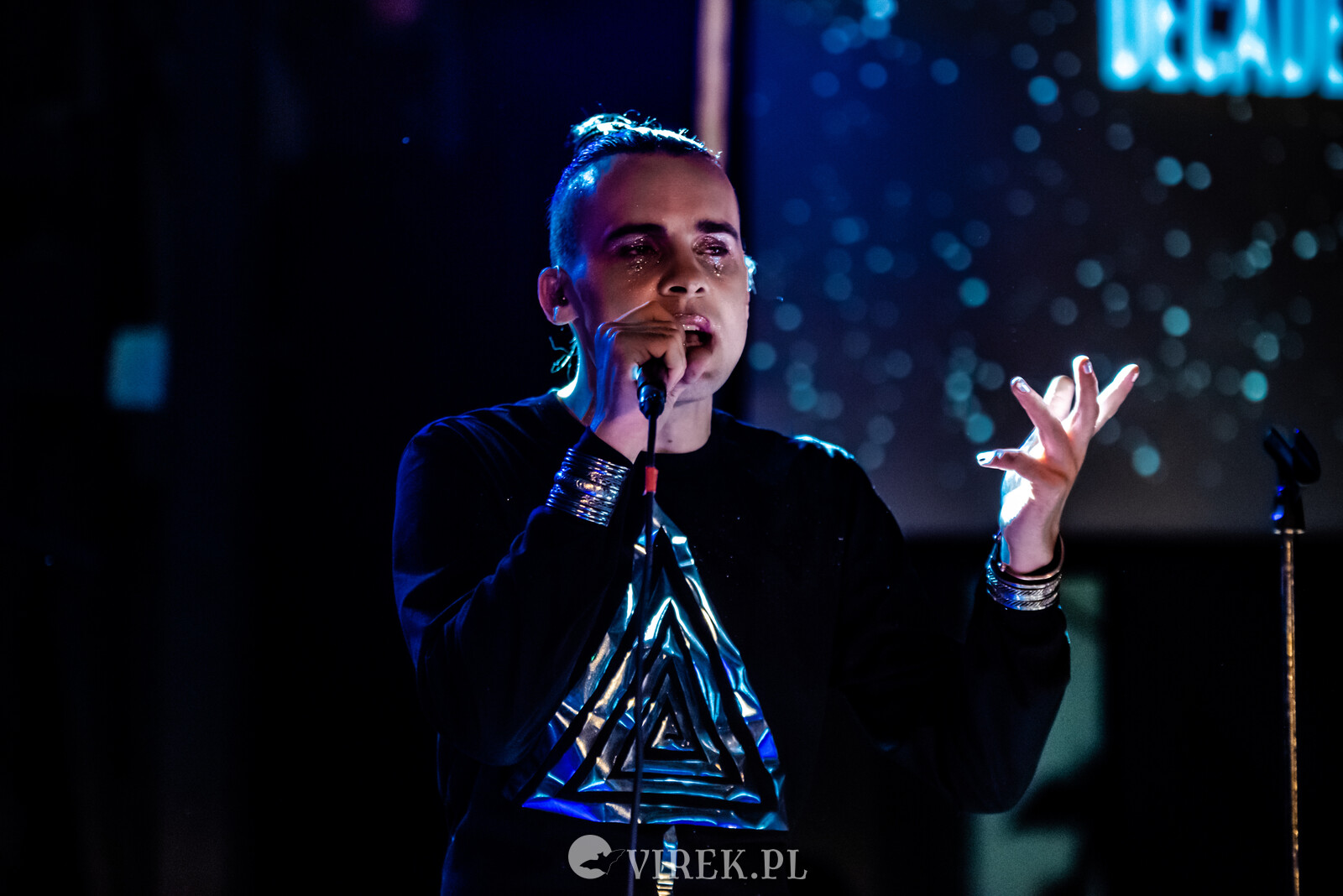 04_decadentfunclub_04