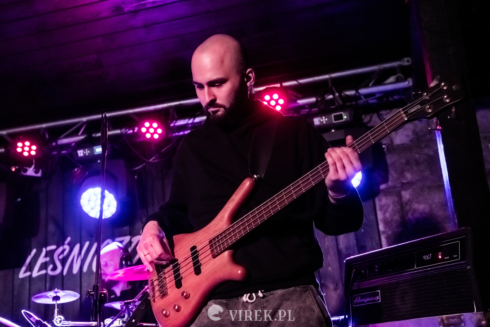 01_blacklight_20